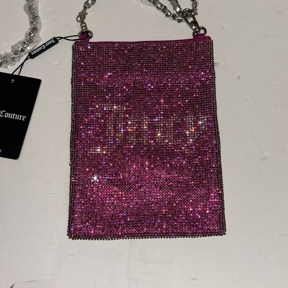 JUICY COUTURE PINK BLING CROSSBODY
BRAND NEW WITH TAGS DETACHABLE STRAP 💕💕💕💕💕 - Picture 3 of 11